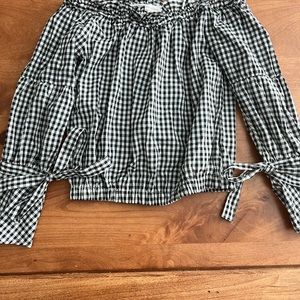 Black and white checkered colored top